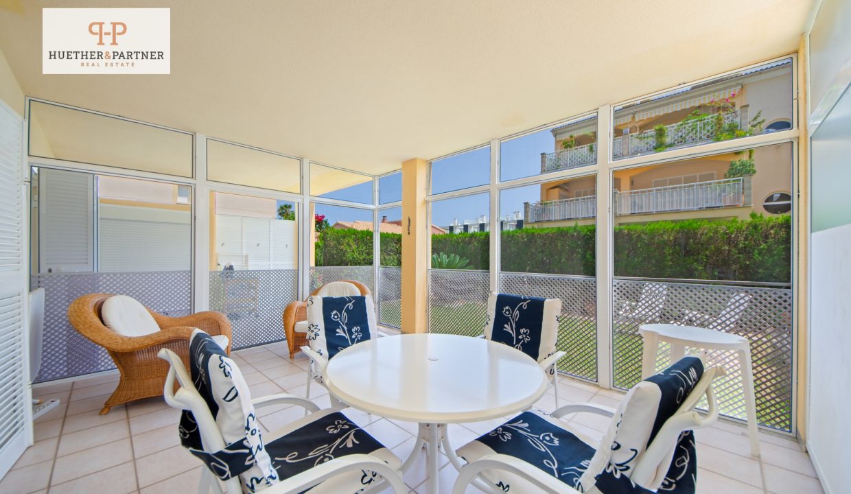 überdachte Terrasse