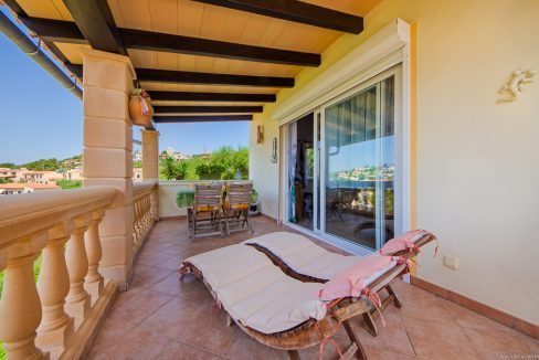 überdachte Terrasse