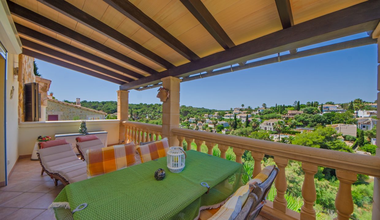 überdachte Terrasse