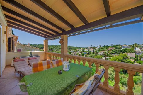 überdachte Terrasse