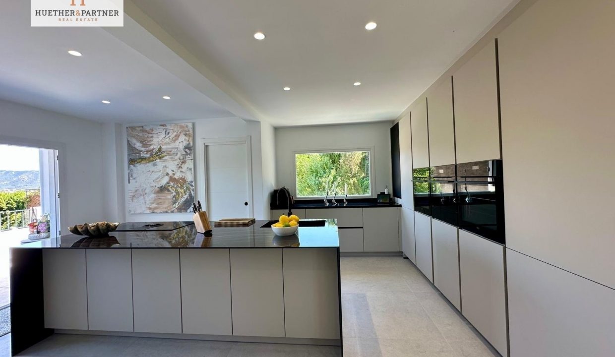 7216bb14-d16d-4c8c-aeb7-d7a9ca0029a4