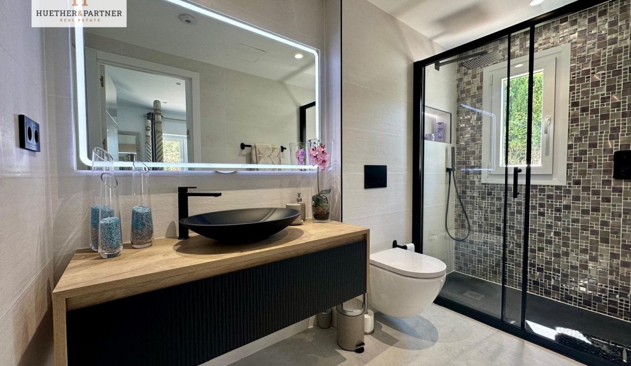 92379172-c063-4464-8d4b-ddf524954fae