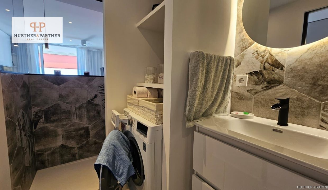 f8fc3d87-16e6-48a8-ad2a-ddb88951a38c