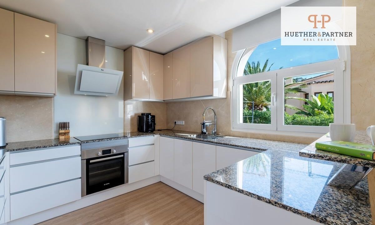 15b298fb-79a1-4ded-b2fd-9645117235f1