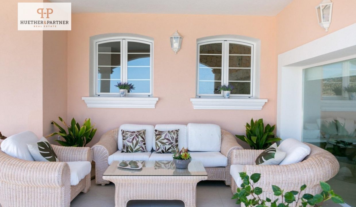 27c8ddbd-21d4-4314-9151-fe5836c9602e