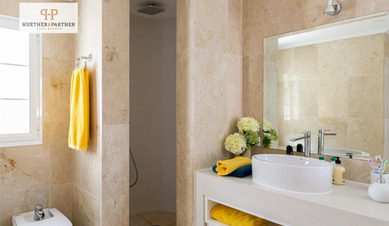 4a23e619-b3c7-4090-aa93-24a6a4b38722