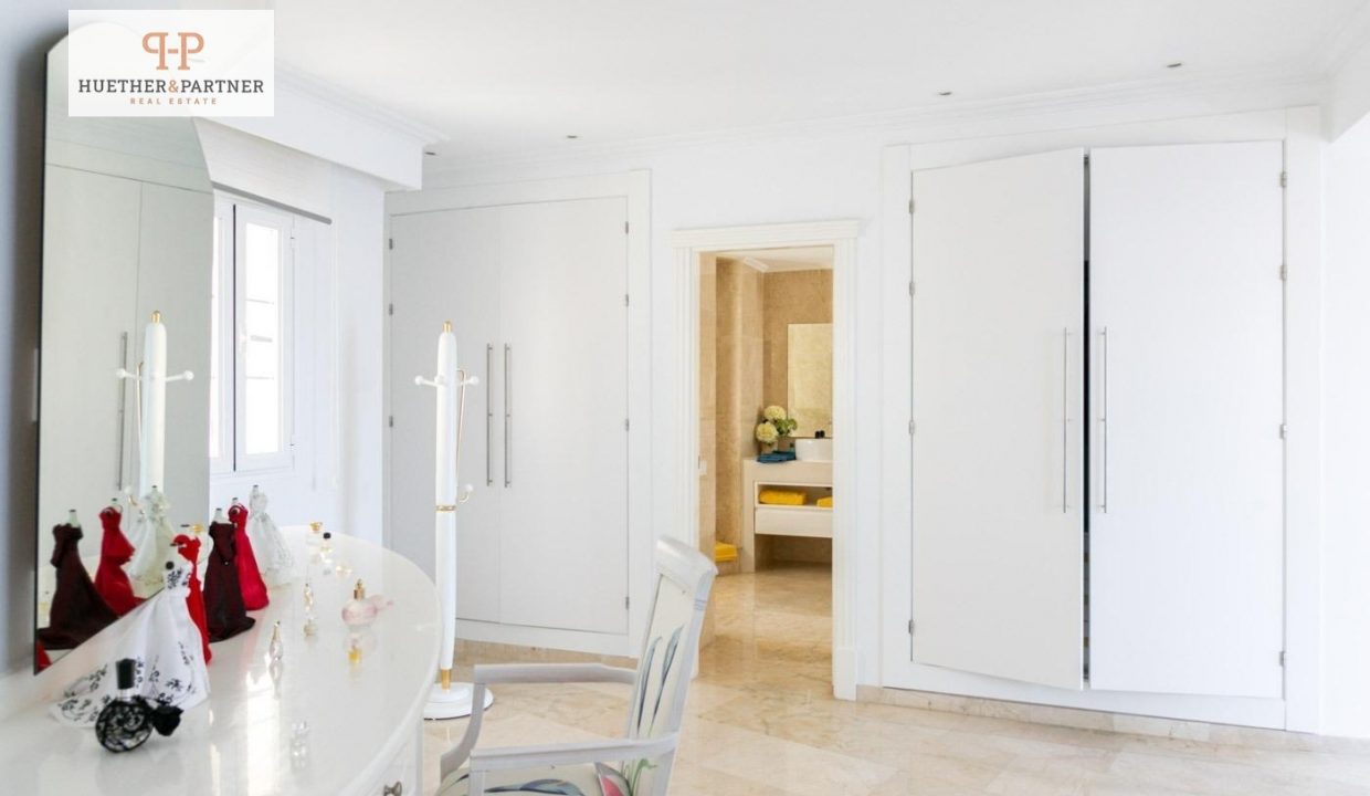 b42a369b-8f40-4716-89b9-fddea3a3274c