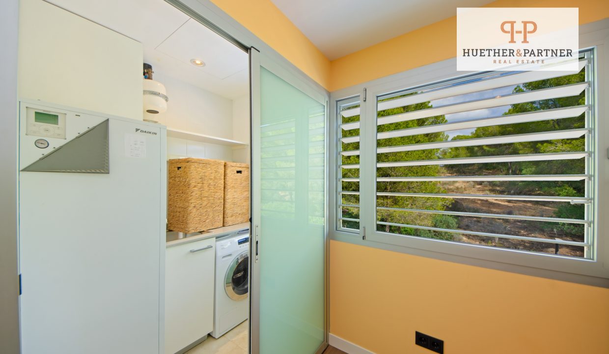 b8fa61eb-e405-431a-b34d-03bfe410528e