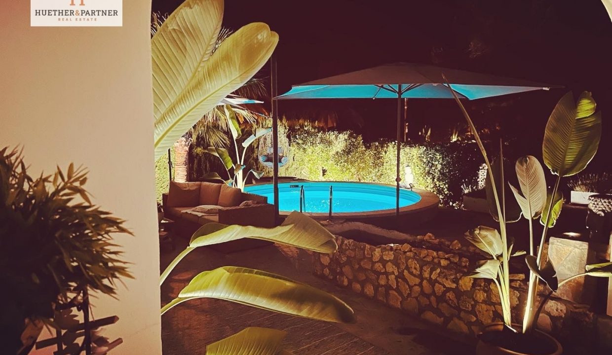 eef158af-b747-4504-8b6d-b7969a3c3484