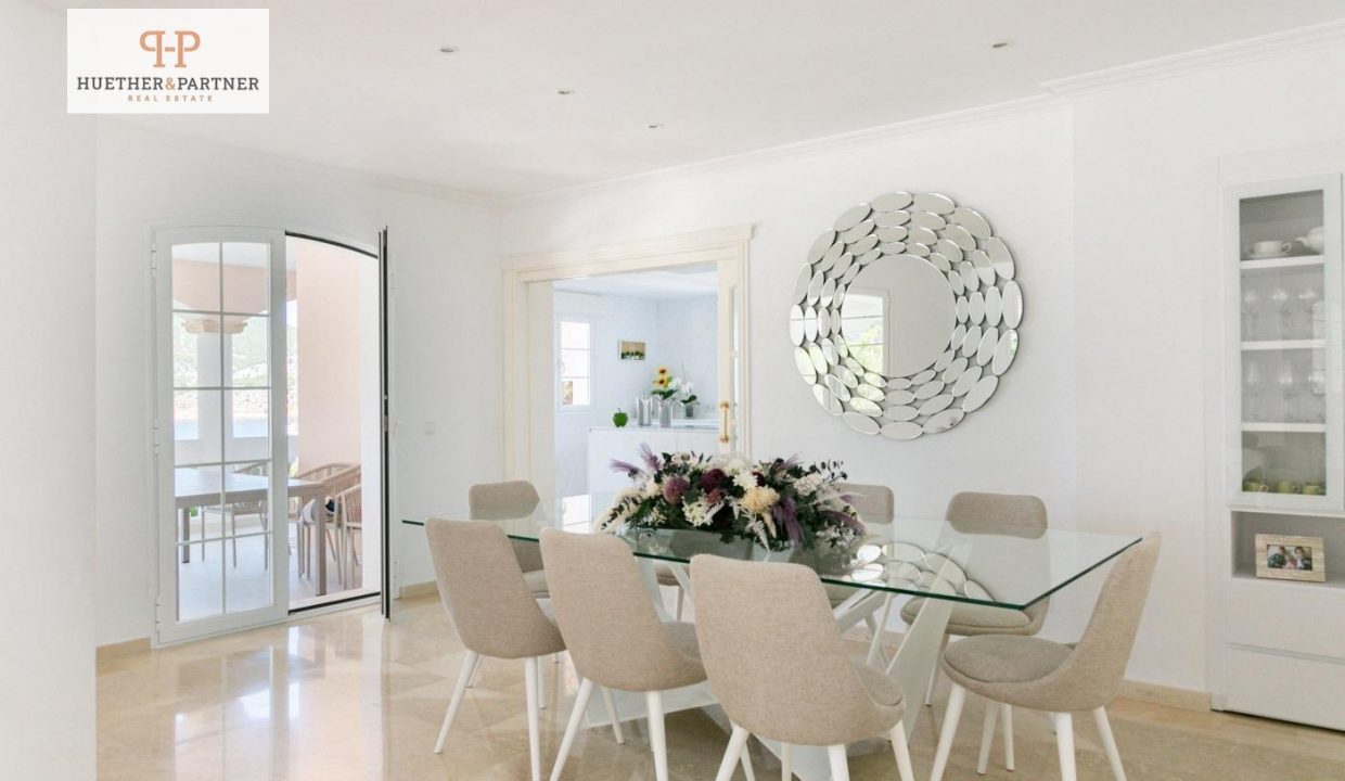 f2e0340e-aeb1-4653-8e8f-0183f9c977d1