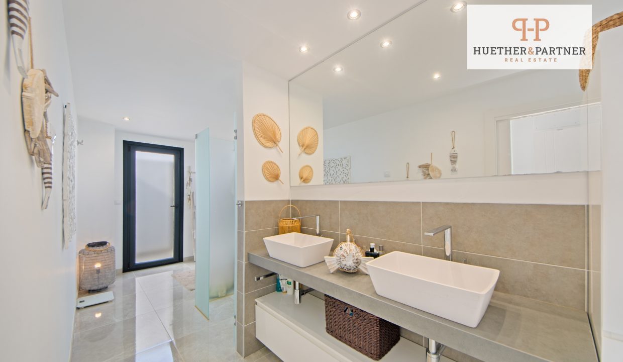 1b58e9a8-846d-4d47-b674-1a473dc642de