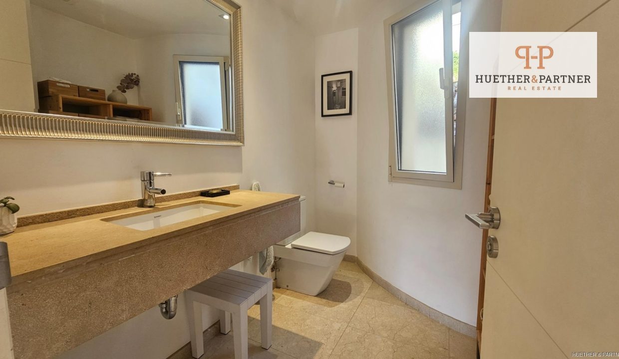 b0c4e723-8396-4df1-a2da-1da61c8bd981