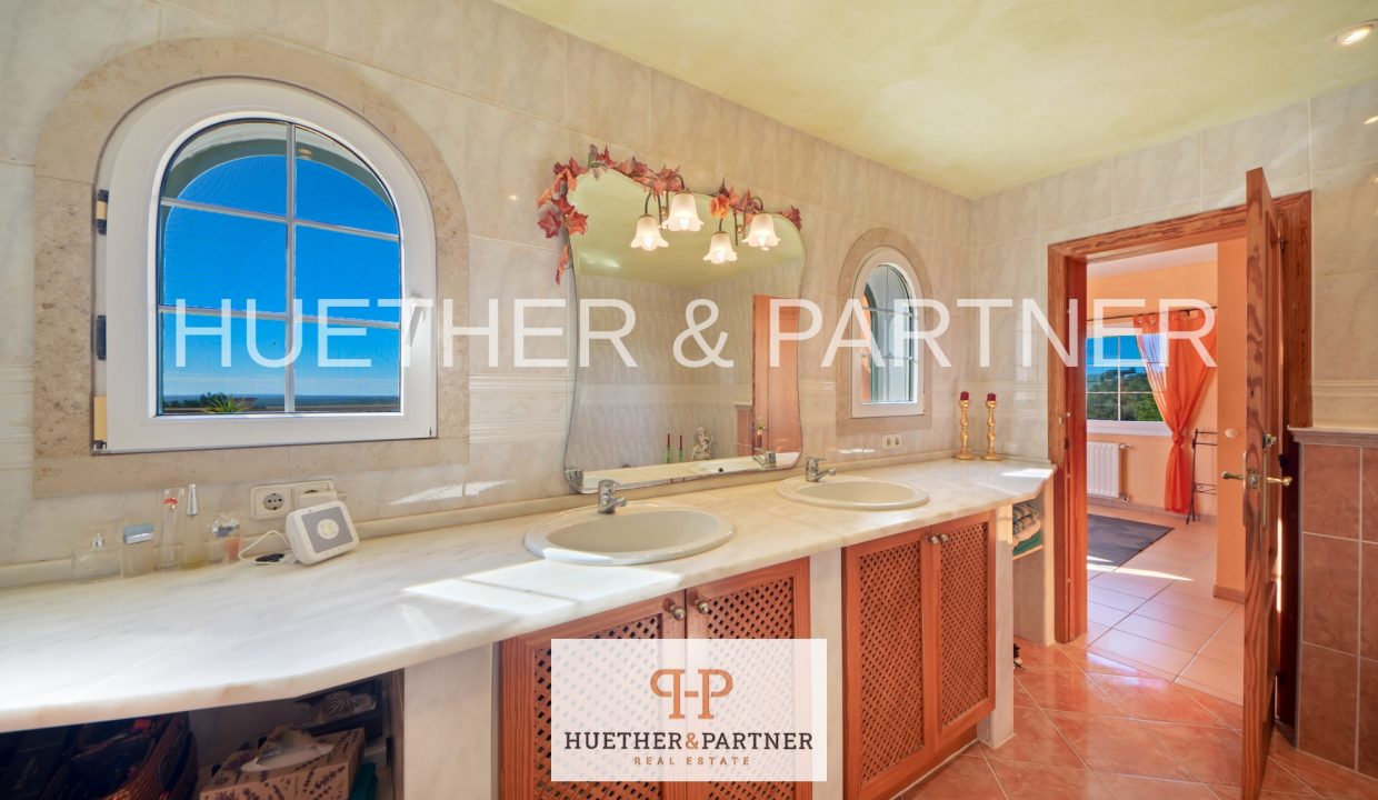 0adb3aa0-5ddf-4d12-a526-d380d6bd475e