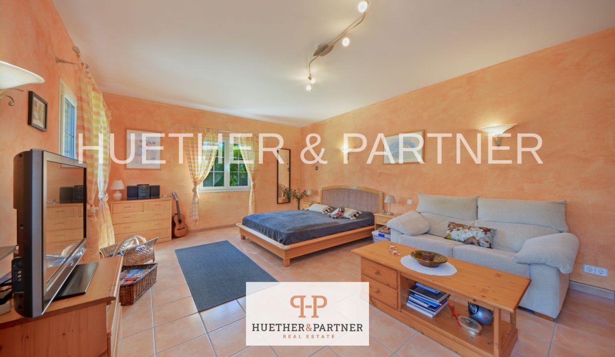 d334680e-2700-43e7-9c65-37a7a35c7677