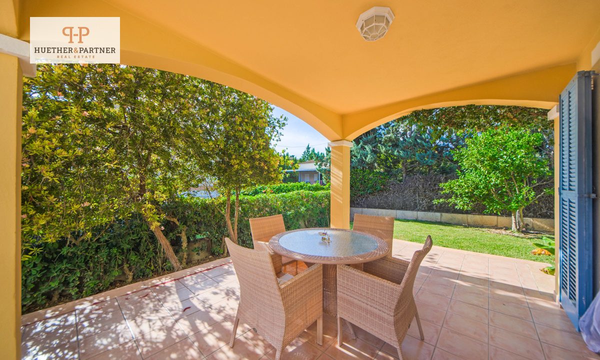 überdachte Terrasse