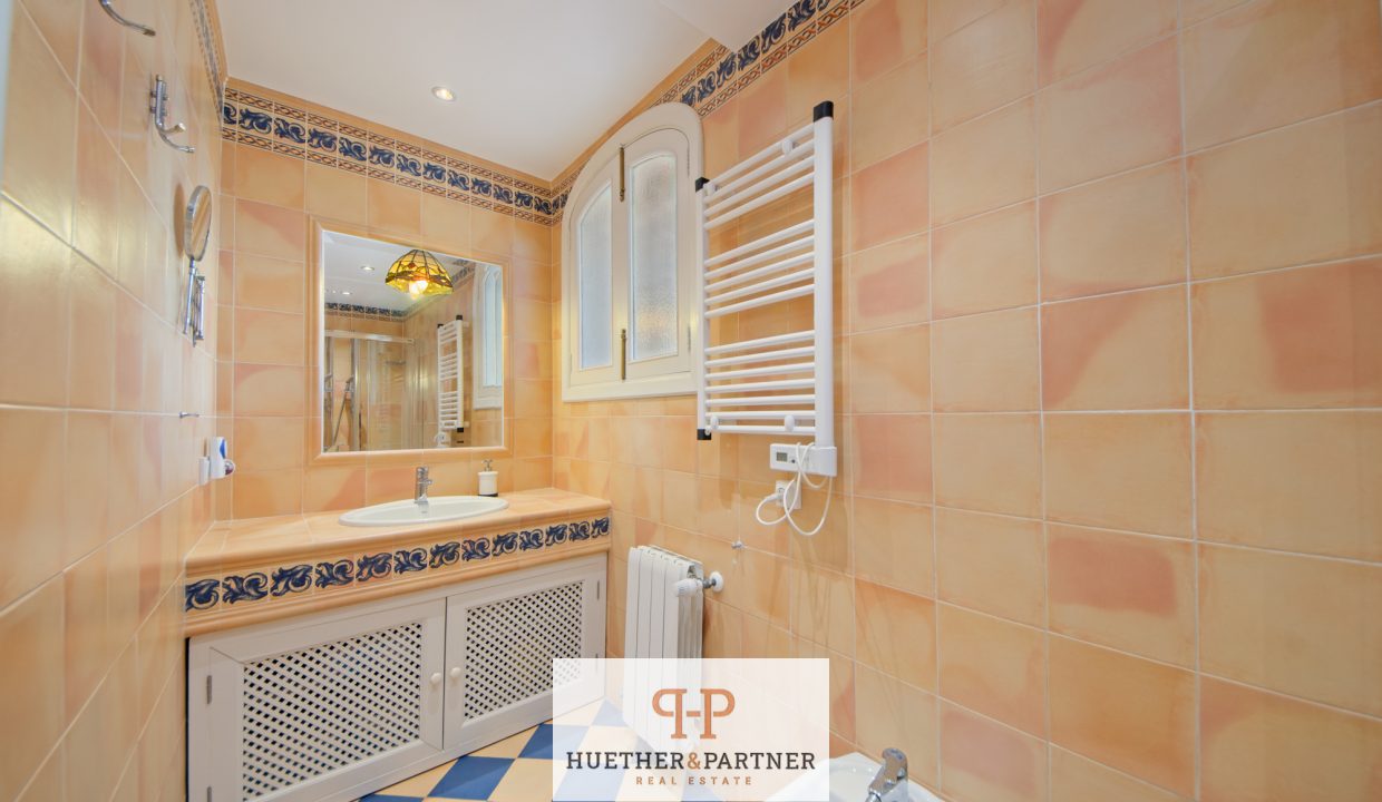 cb4ea642-5ba5-48c6-bece-83036347d776